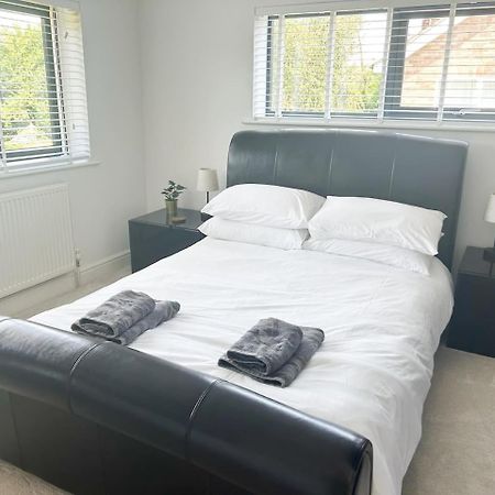 Villa Luxe 5 Bed House In Guildford. Morden Amenities Normandy Esterno foto