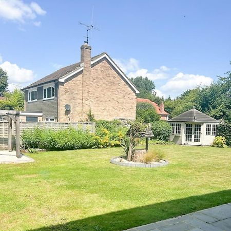 Villa Luxe 5 Bed House In Guildford. Morden Amenities Normandy Esterno foto