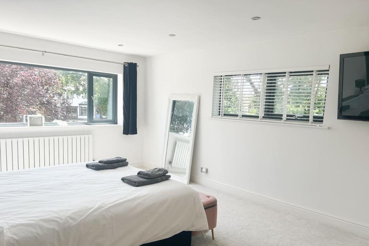 Villa Luxe 5 Bed House In Guildford. Morden Amenities Normandy Esterno foto