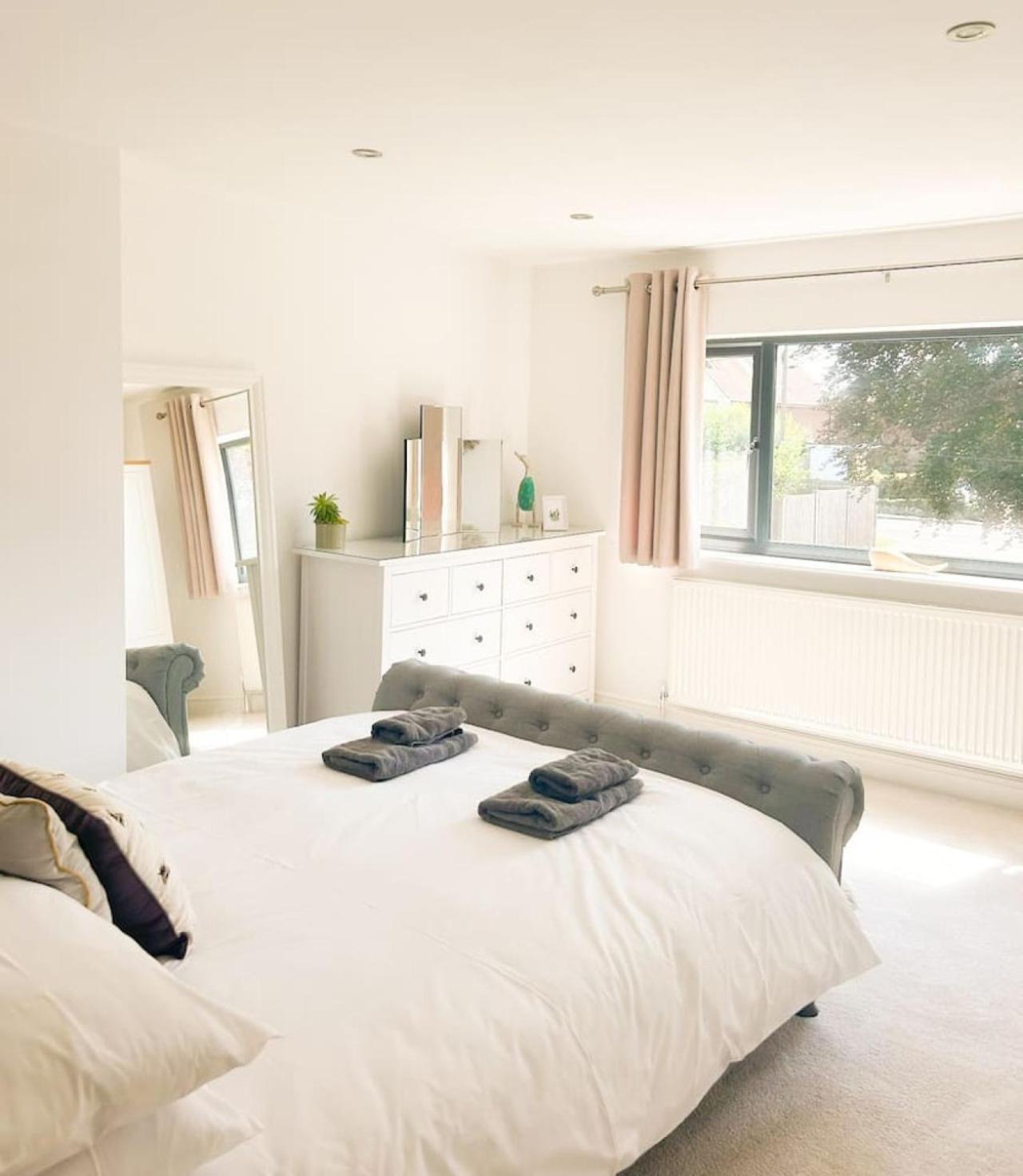 Villa Luxe 5 Bed House In Guildford. Morden Amenities Normandy Esterno foto