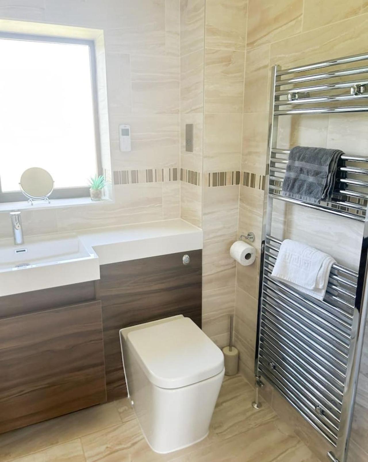 Villa Luxe 5 Bed House In Guildford. Morden Amenities Normandy Esterno foto