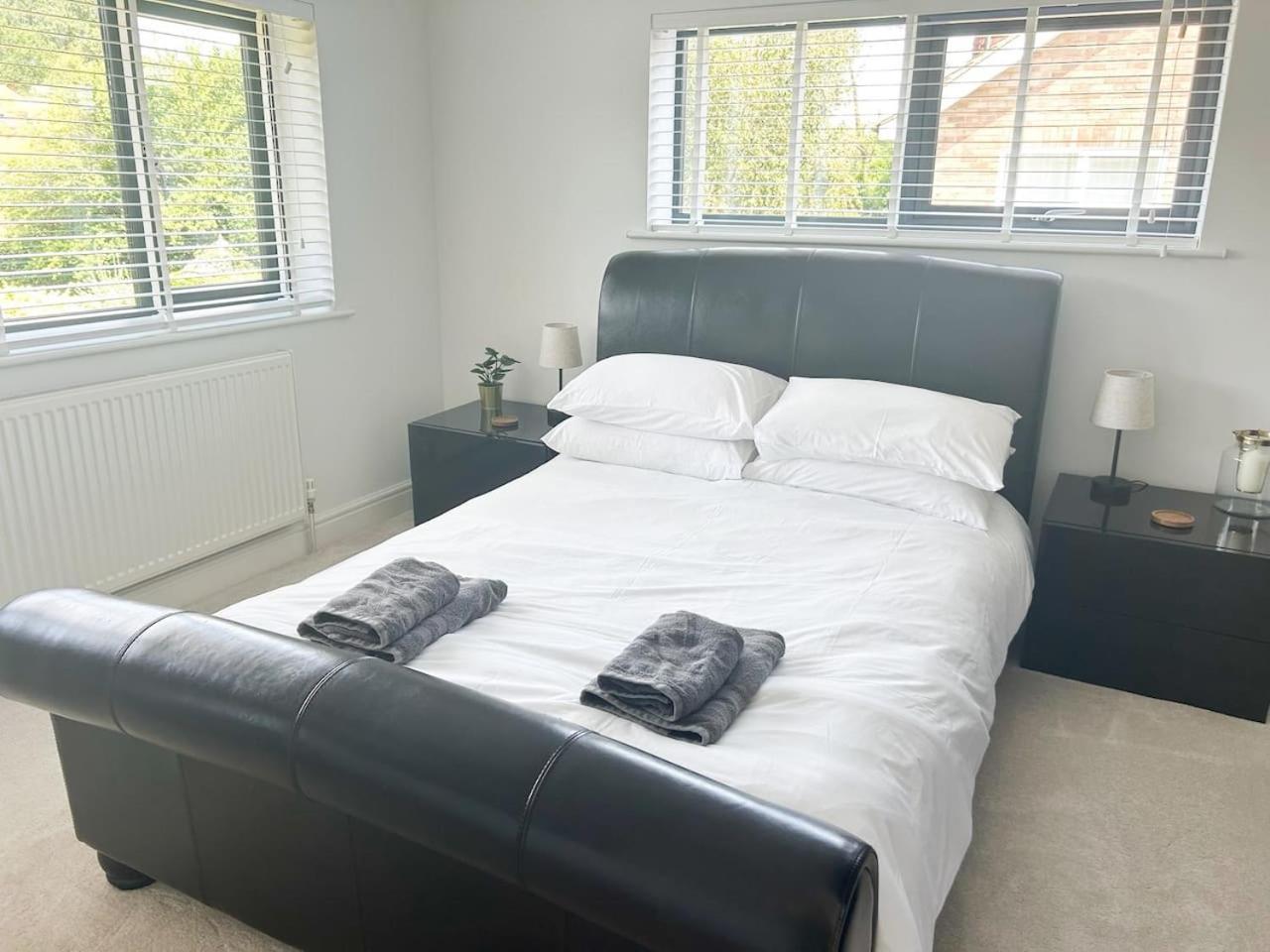 Villa Luxe 5 Bed House In Guildford. Morden Amenities Normandy Esterno foto
