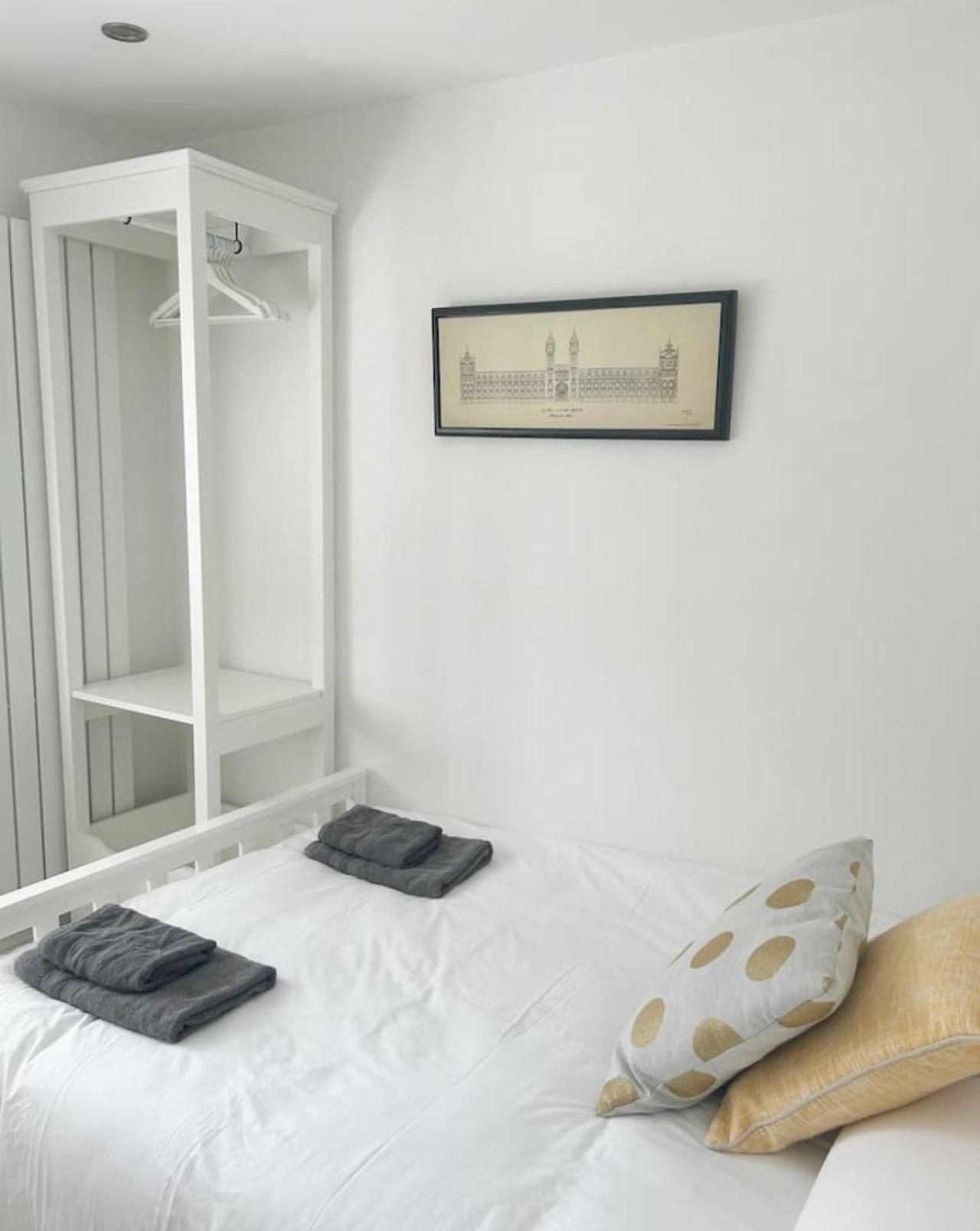 Villa Luxe 5 Bed House In Guildford. Morden Amenities Normandy Esterno foto