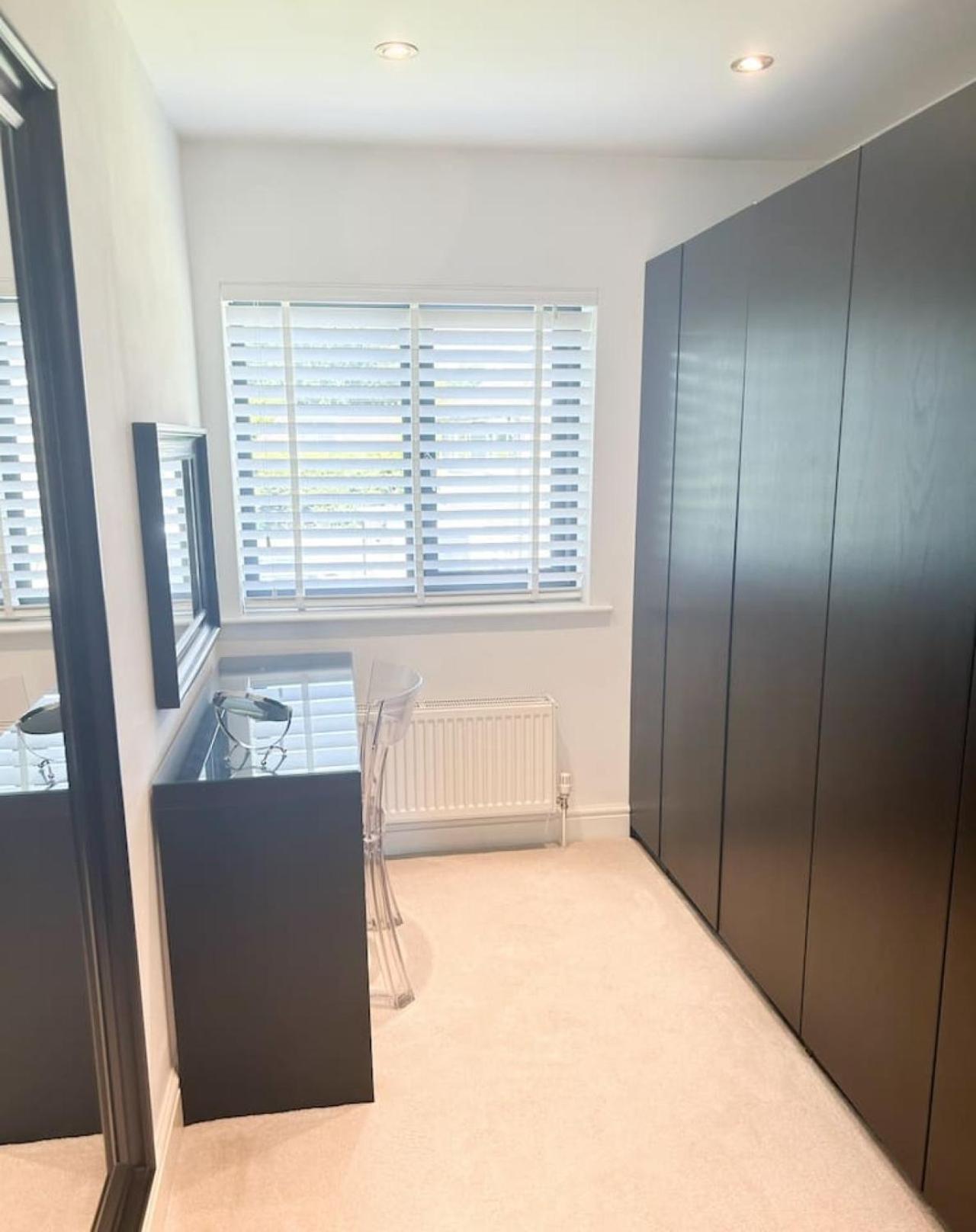 Villa Luxe 5 Bed House In Guildford. Morden Amenities Normandy Esterno foto