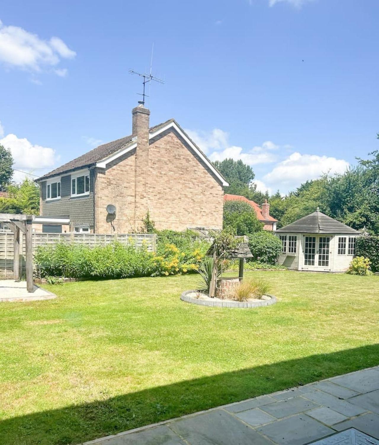 Villa Luxe 5 Bed House In Guildford. Morden Amenities Normandy Esterno foto